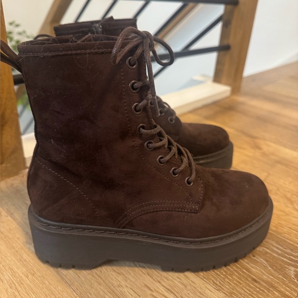 Steve Madden Bettyy Combat Boot in Brown Micro Suede 🤎 - Picture 4 of 8